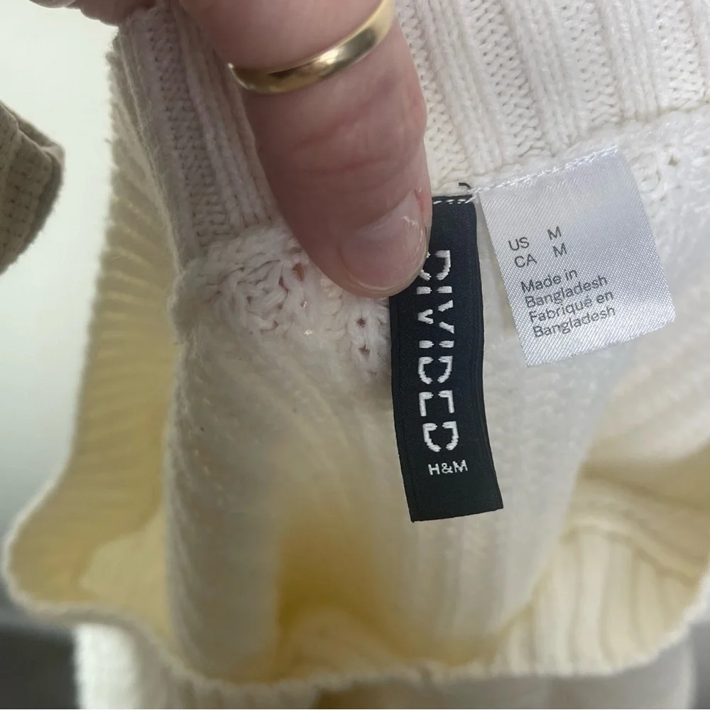 Cropped Knit Sweater - Picture 2 of 4